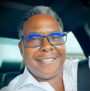 Meet your Posher, Annette